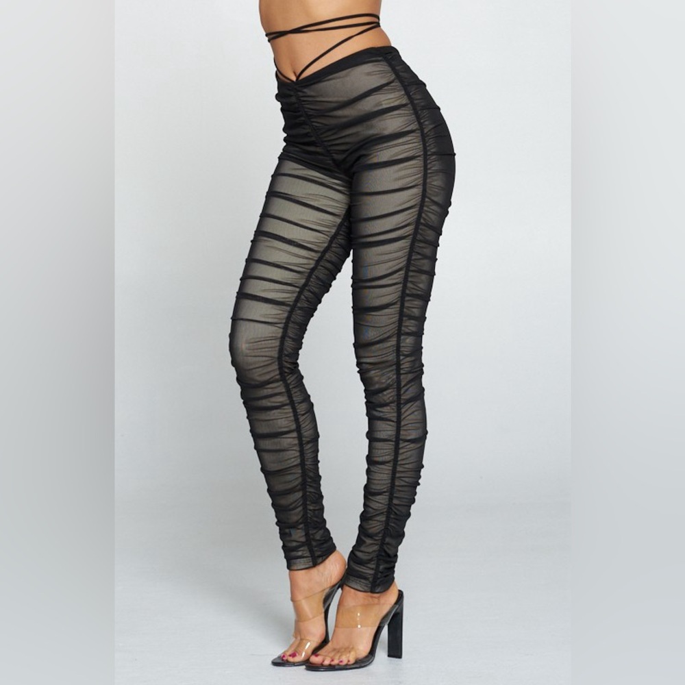 439B-BLACK. Ruched Lined Mesh Leggings